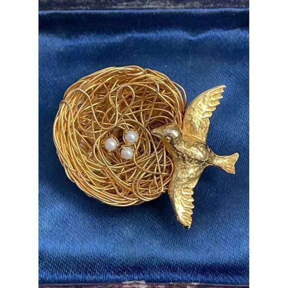 Jeanne brooch Bird with eggs 1950s Gold Tone Very Rare For Collection 🥰 - Picture 1 of 6